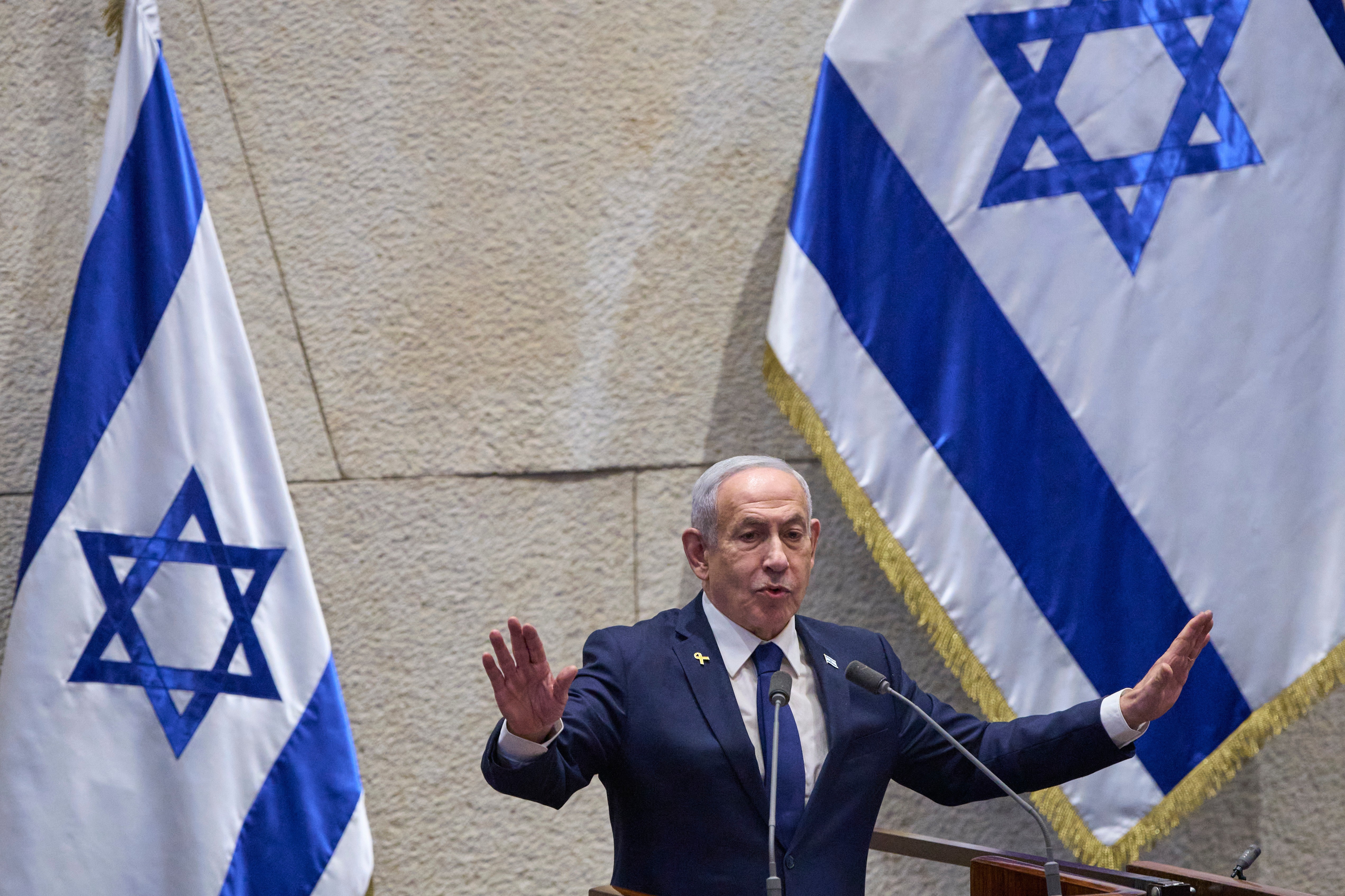 Netanyahu apela por perdão antes mesmo da condenação