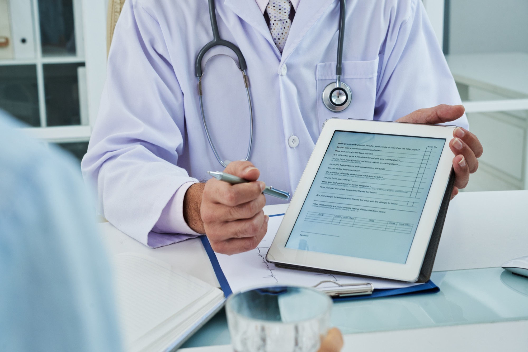 Atestado médico de papel em 2026: entenda o que muda e o que é boato