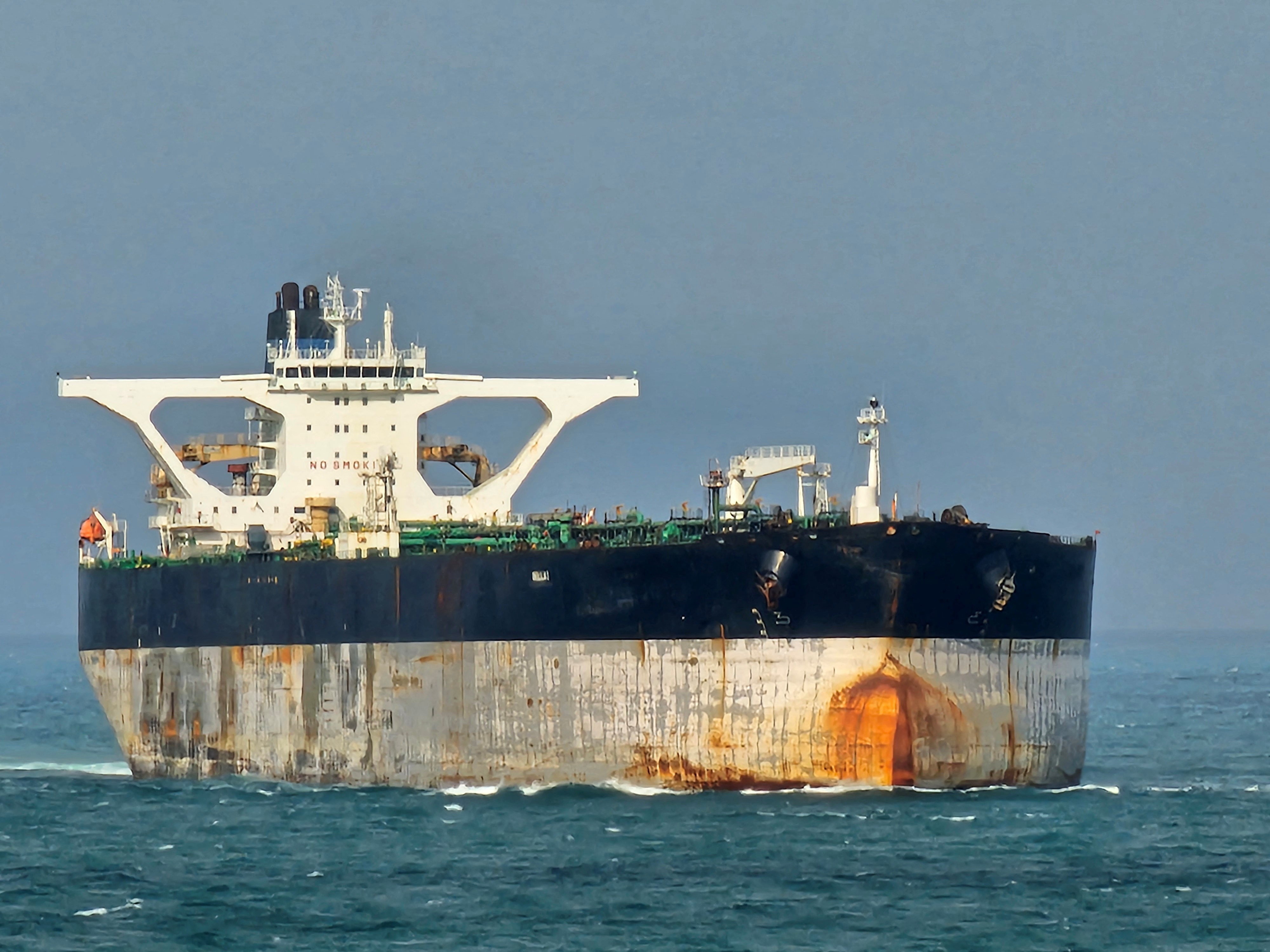 EUA fazem operação para apreender petroleiro da Venezuela escoltado por submarino russo, diz agência