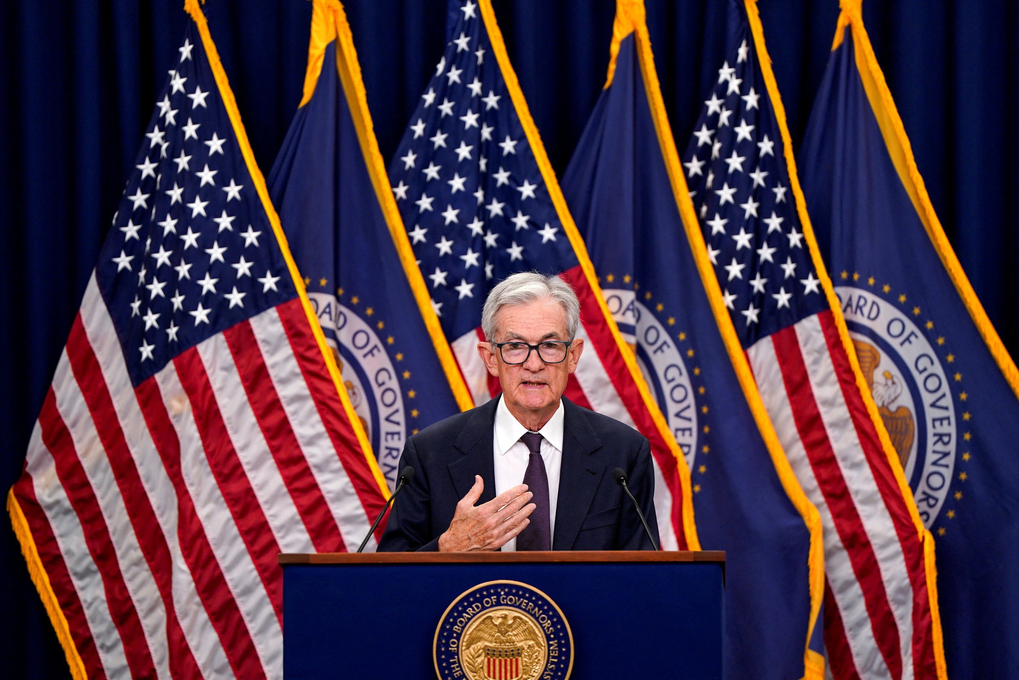 Brasil se une a bancos centrais globais em defesa do presidente do Fed após ameaça de Trump