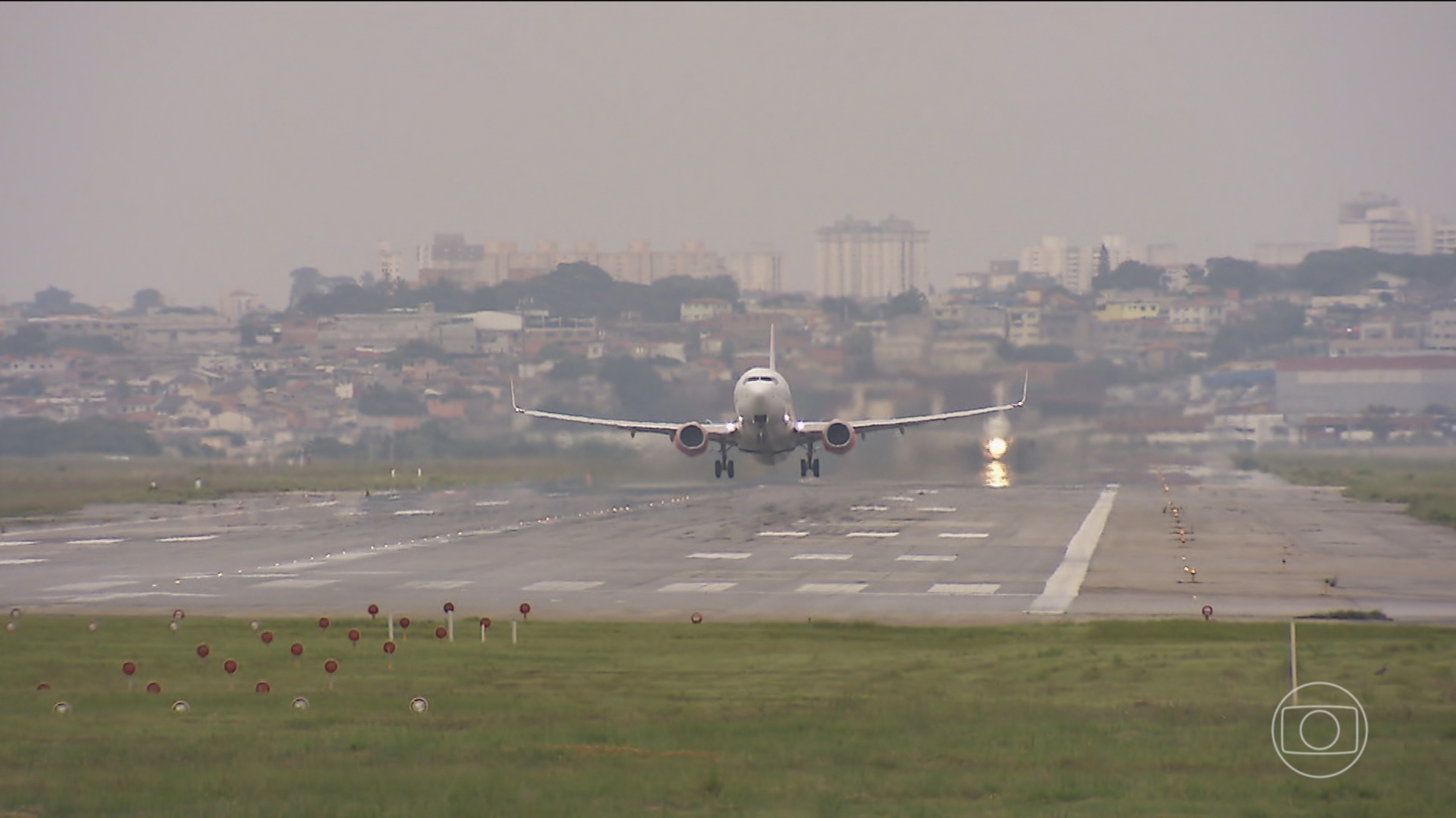 Ministro diz que valor médio de passagens aéreas caiu 11,7% em 2025 e projeta leilões para primeiro trimestre deste ano