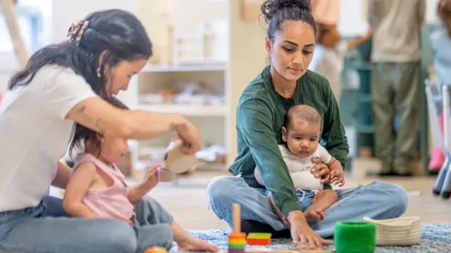 'Saí do meu grupo tóxico de mães porque não aguentava mais ser julgada'
