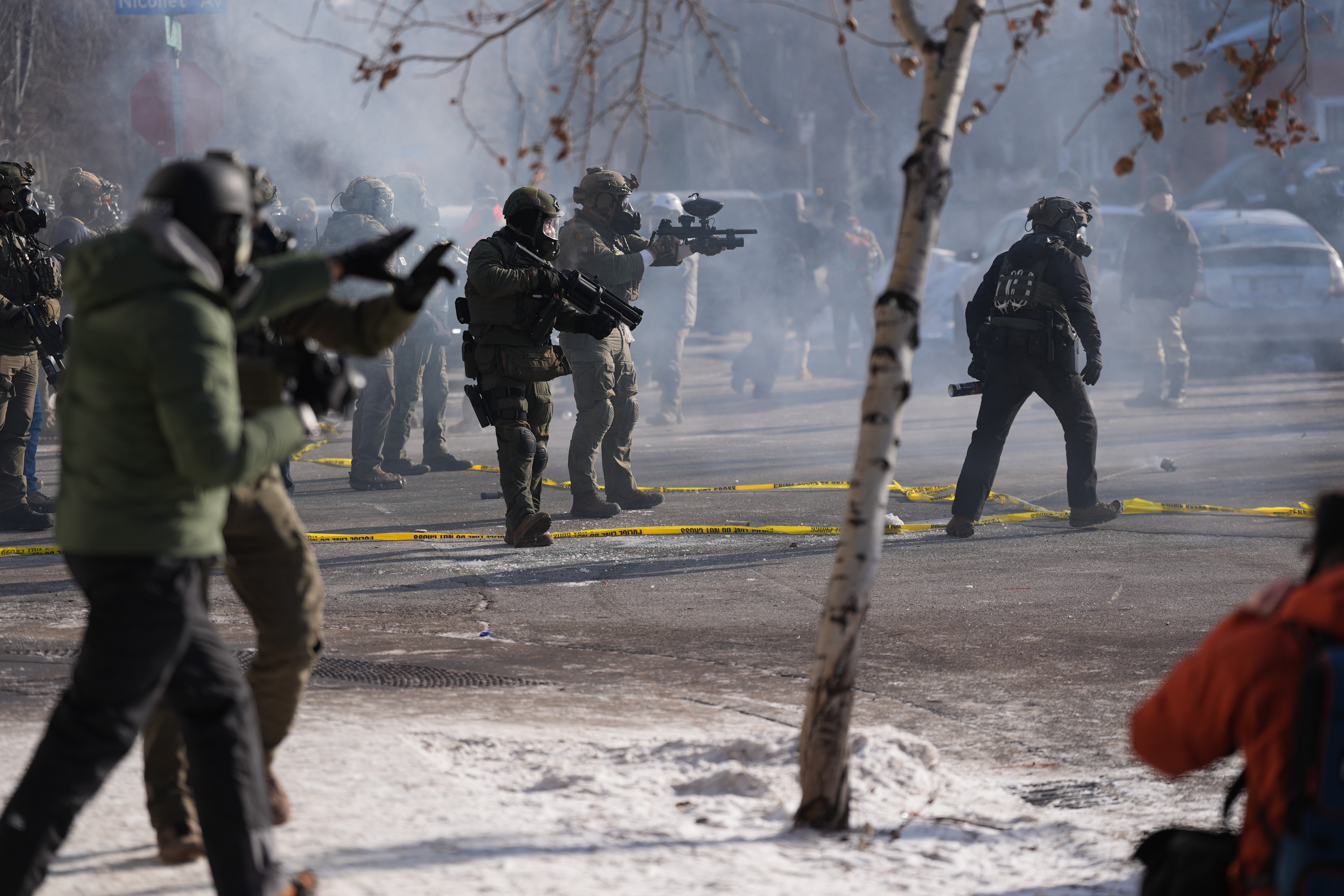 ICE amplia poder de seus agentes para efetuar prisões sem mandado, diz 'New York Times'