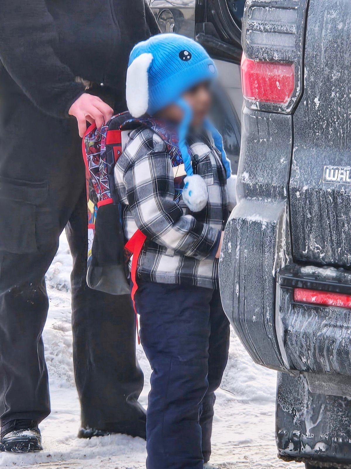 Juiz manda soltar menino de 5 anos e o pai, detidos pelo ICE