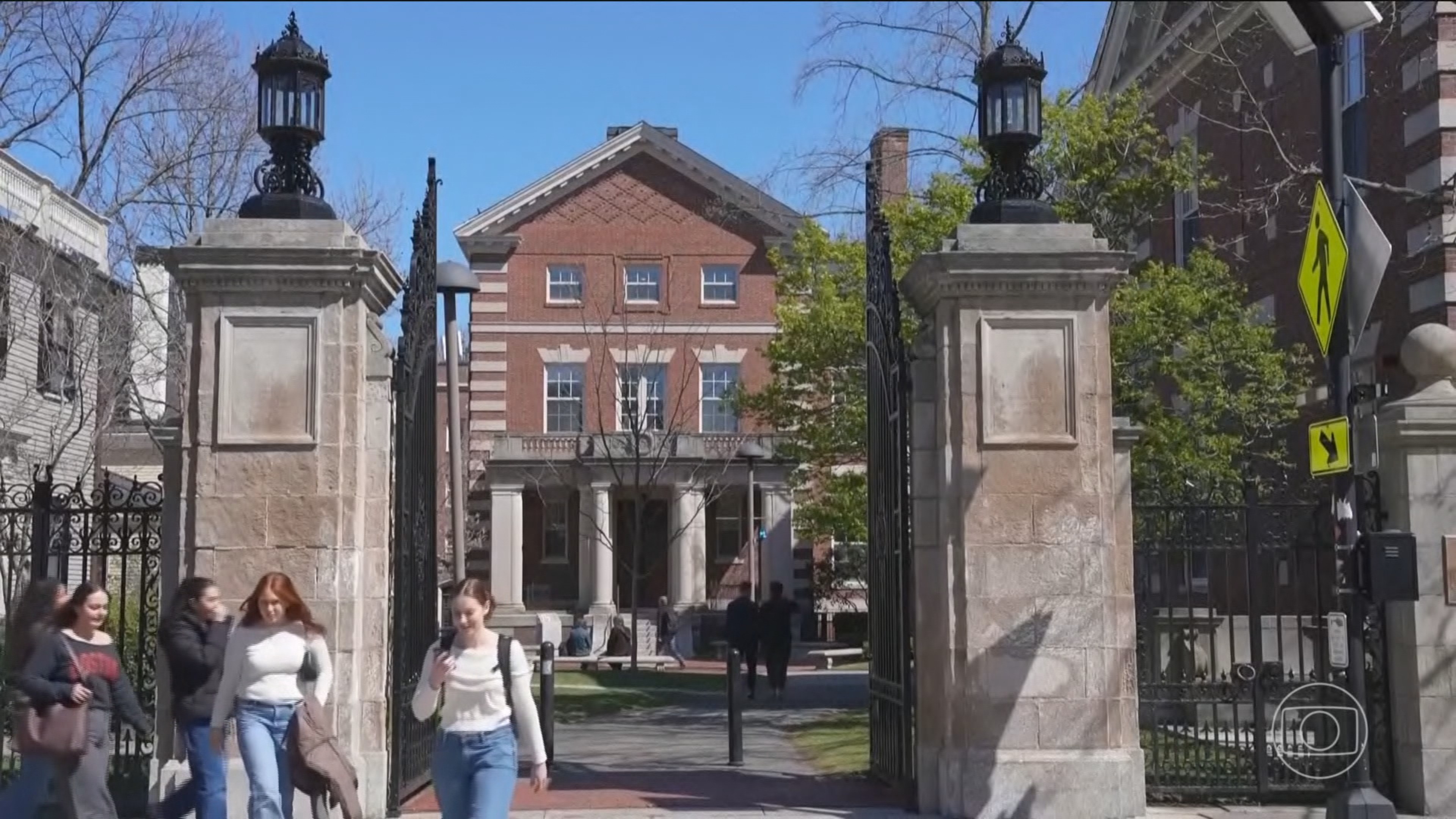 Trump exige que Harvard pague indenização de US$ 1 bilhão