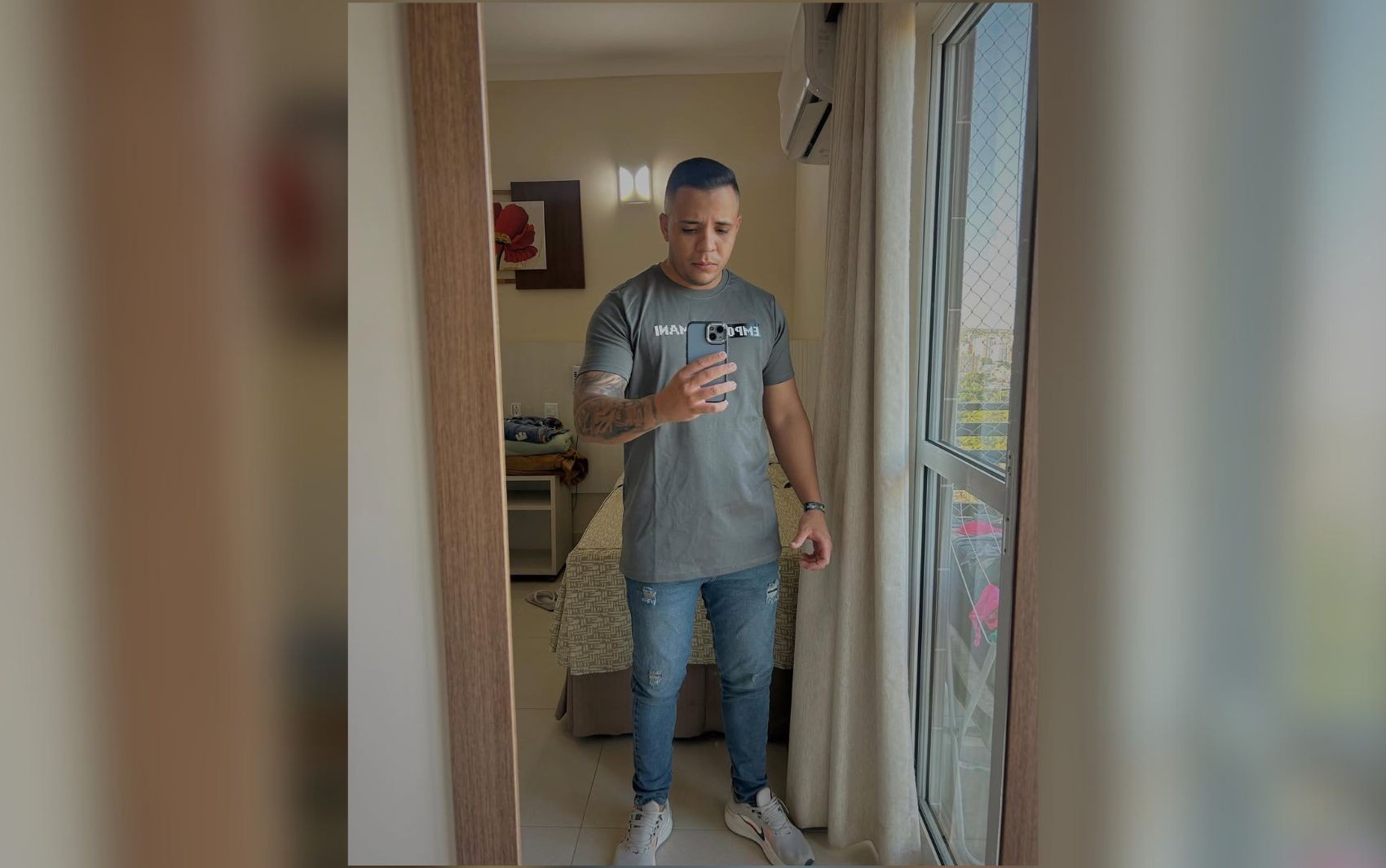 Policial baleado ao tentar separar briga foi atingido na cabeça e respira com ajuda de aparelhos, diz PM