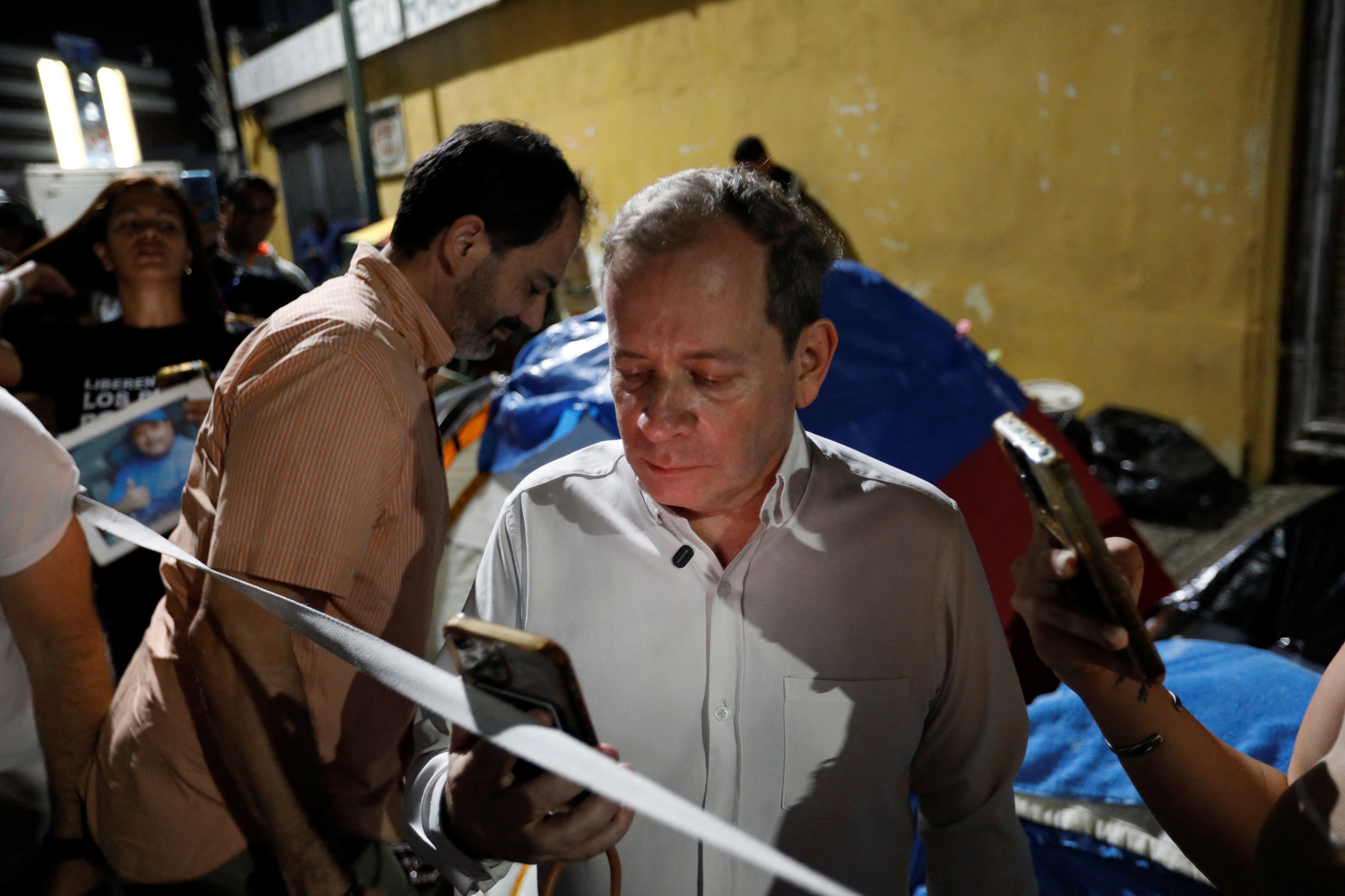 Oposição denuncia sequestro de político horas após sua soltura na Venezuela; governo fala em descumprimento de medida cautelar
