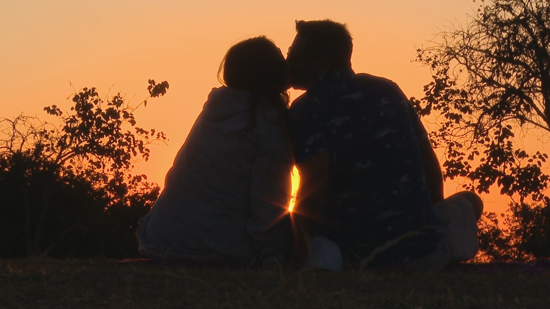 Geração X é a mais satisfeita com a vida amorosa e sexual no Brasil; Baby Boomers é a menos, revela pesquisa Ipsos