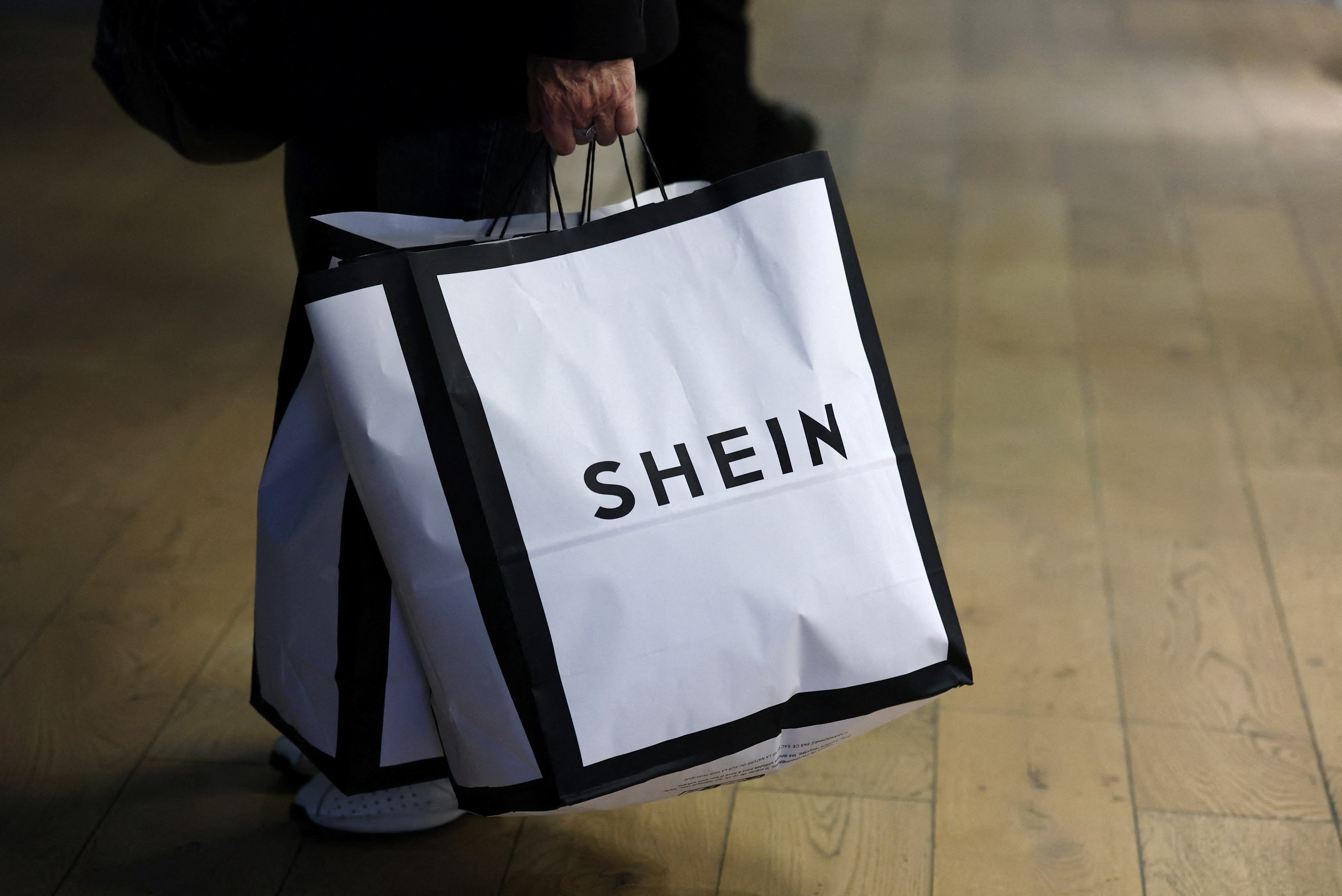 UE investiga Shein por venda de produtos ilegais e design viciante