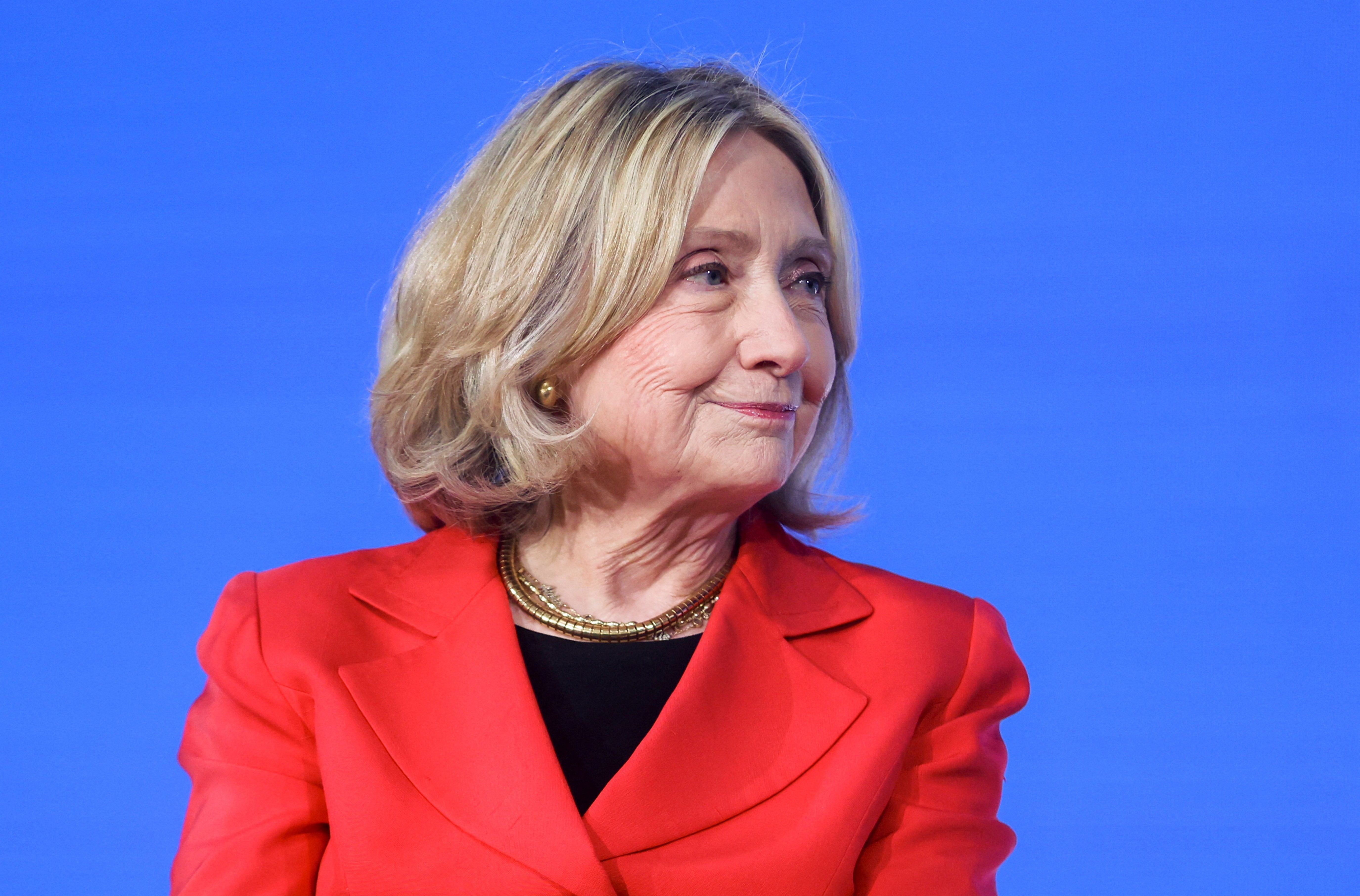 Hillary Clinton depõe nesta quinta-feira a comissão do Congresso dos EUA que investiga caso Epstein