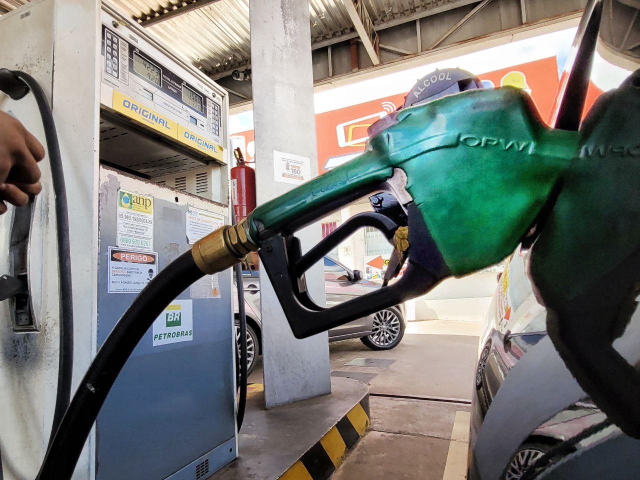 Seu carro bebe muito ou pouco? Veja o consumo de todos os carros zero km do Brasil