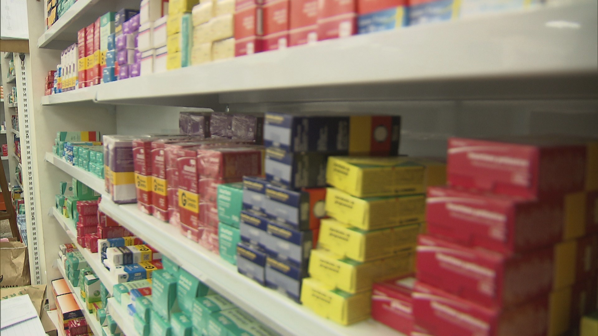 Câmara aprova projeto que permite venda de medicamentos em supermercados; texto segue para sanção presidencial