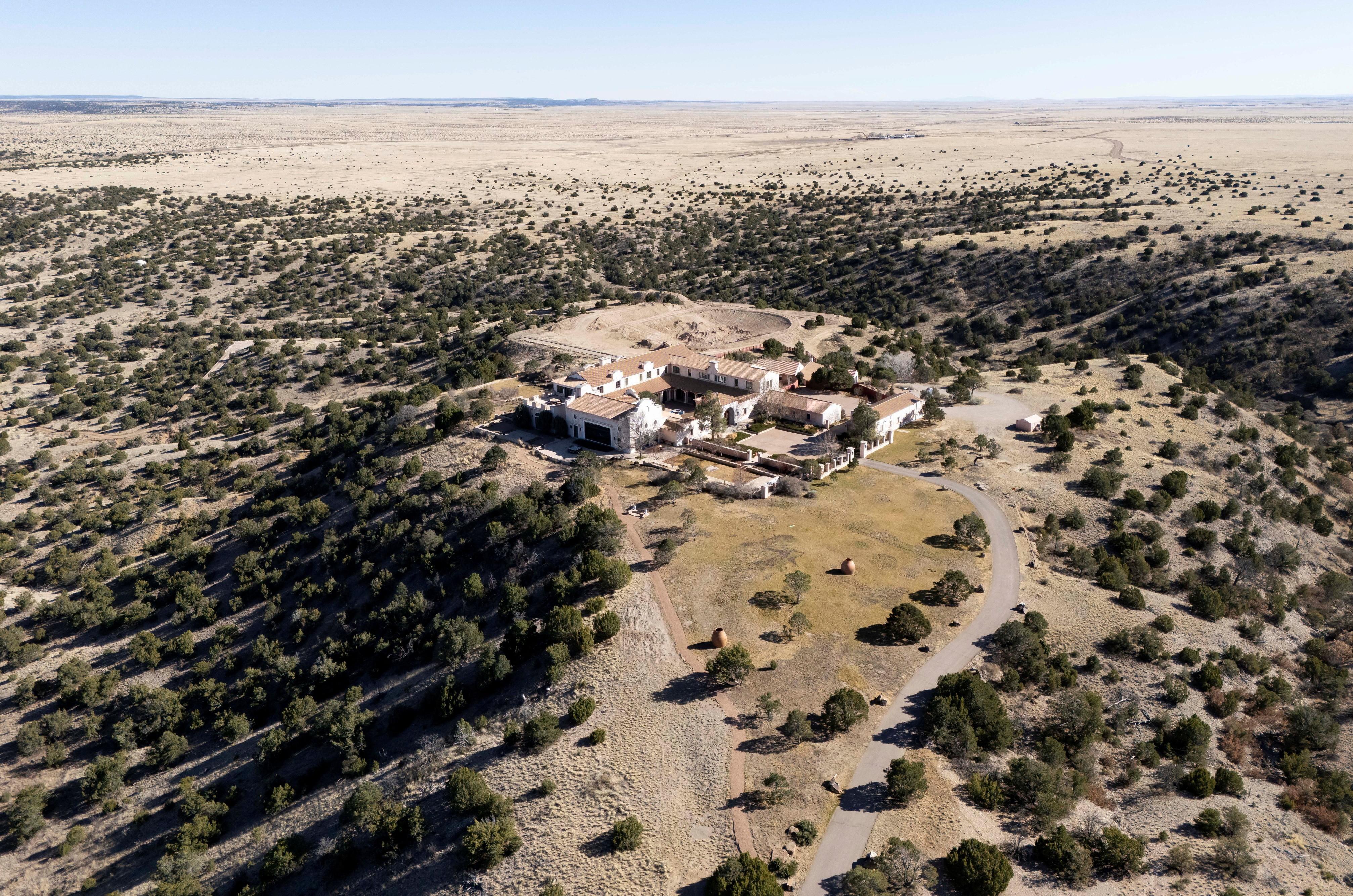 Polícia de Novo México começa buscas em rancho que pertenceu a Jeffrey Epstein