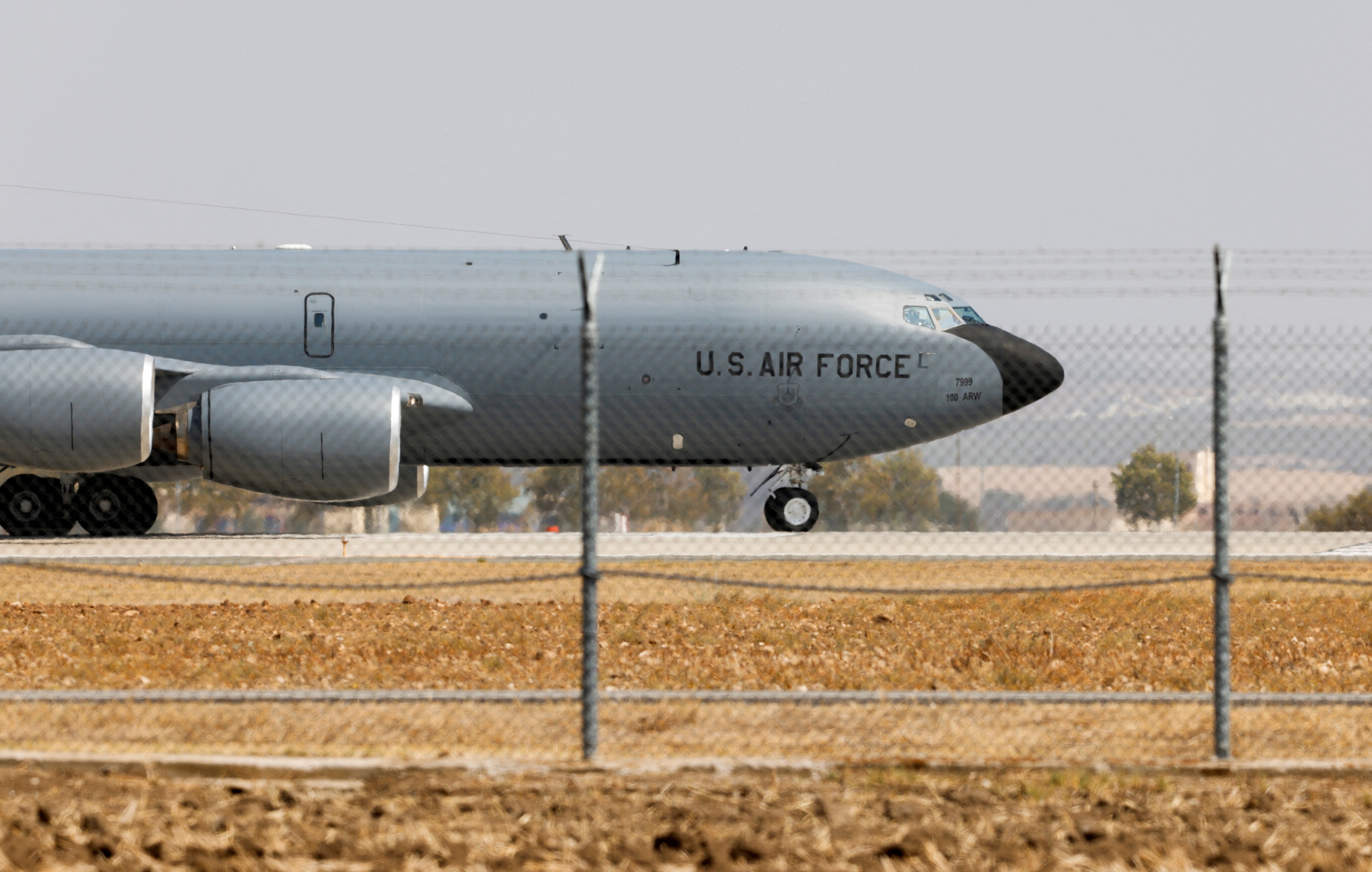 Exército dos EUA confirma 4 mortes em queda de avião de reabastecimento no Iraque