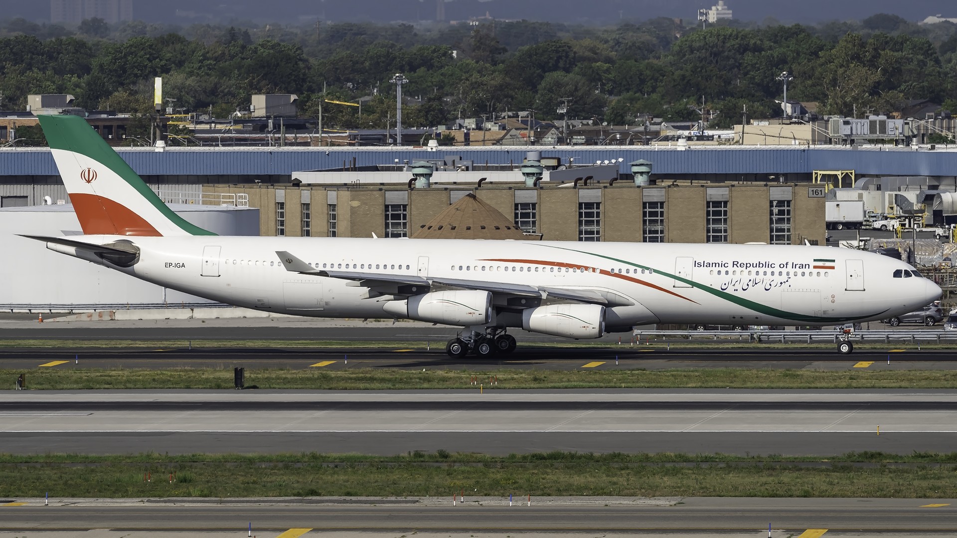 Israel diz ter destruído avião do líder supremo do Irã