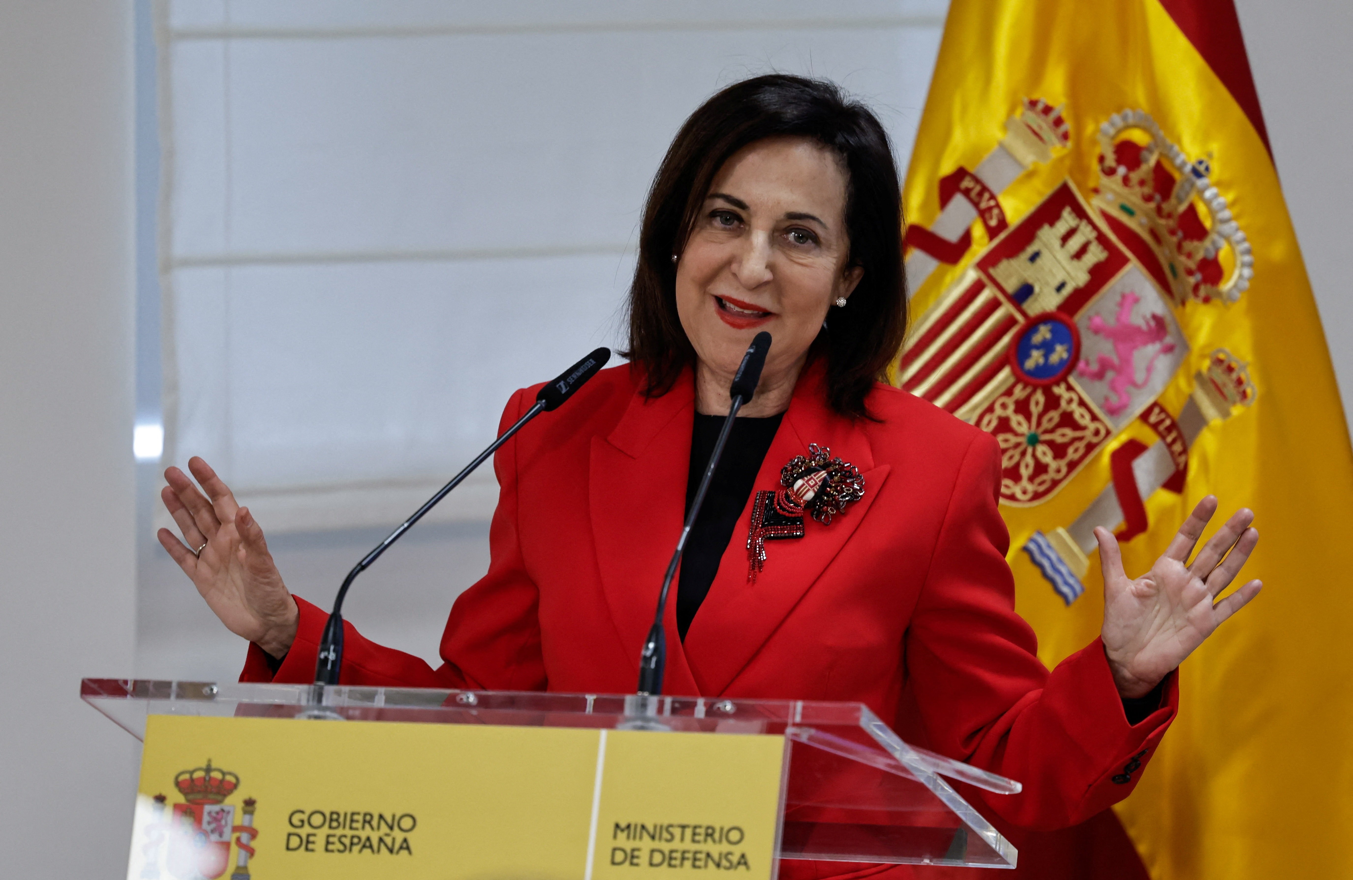 Espanha fecha espaço aéreo para aviões dos Estados Unidos envolvidos na guerra no Irã, diz ministra da Defesa