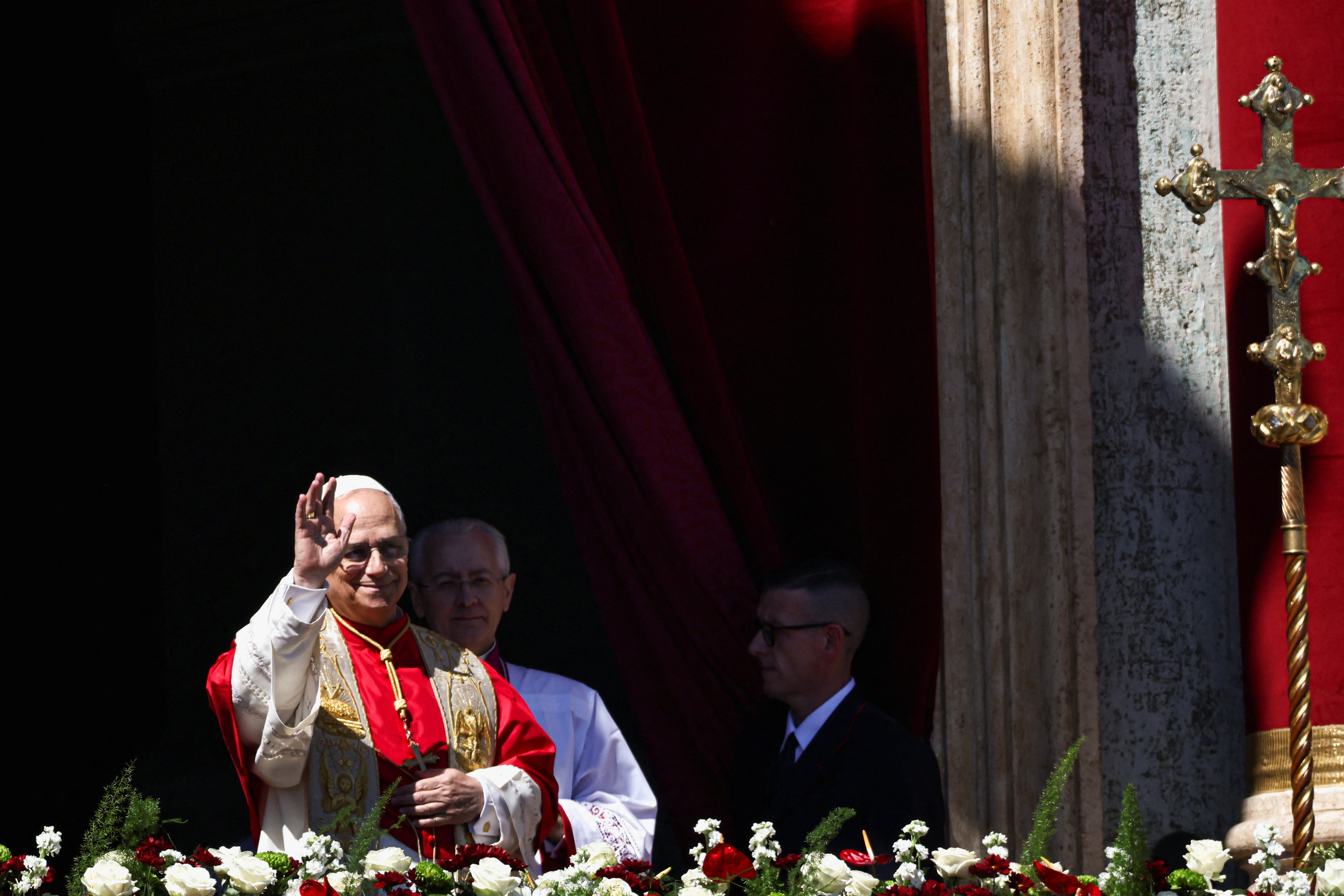 Papa Leão XIV manda mensagem em português em missa de Páscoa no Vaticano