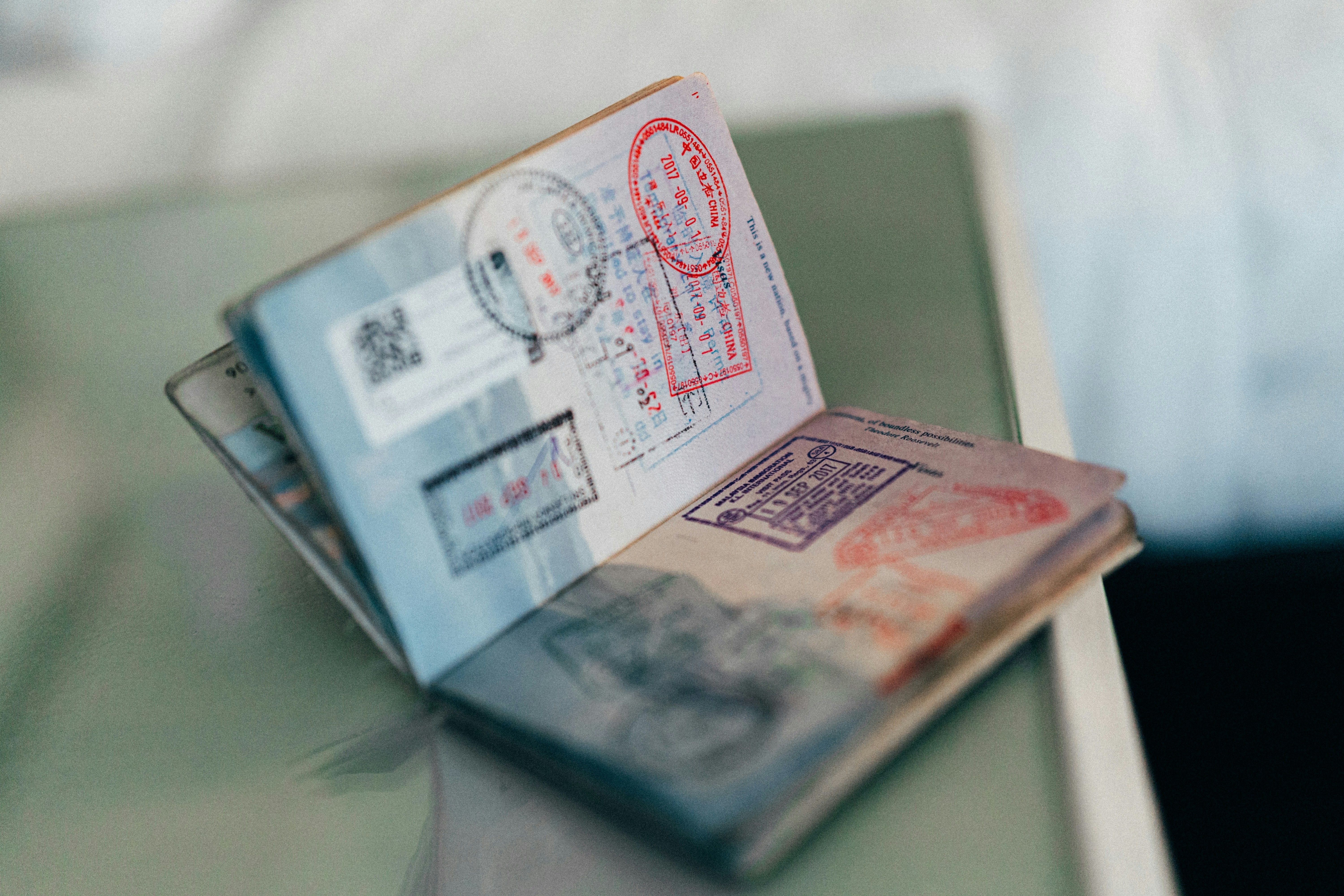 Fim do carimbo no passaporte: novo sistema de controle de fronteiras entra em vigor na União Europeia