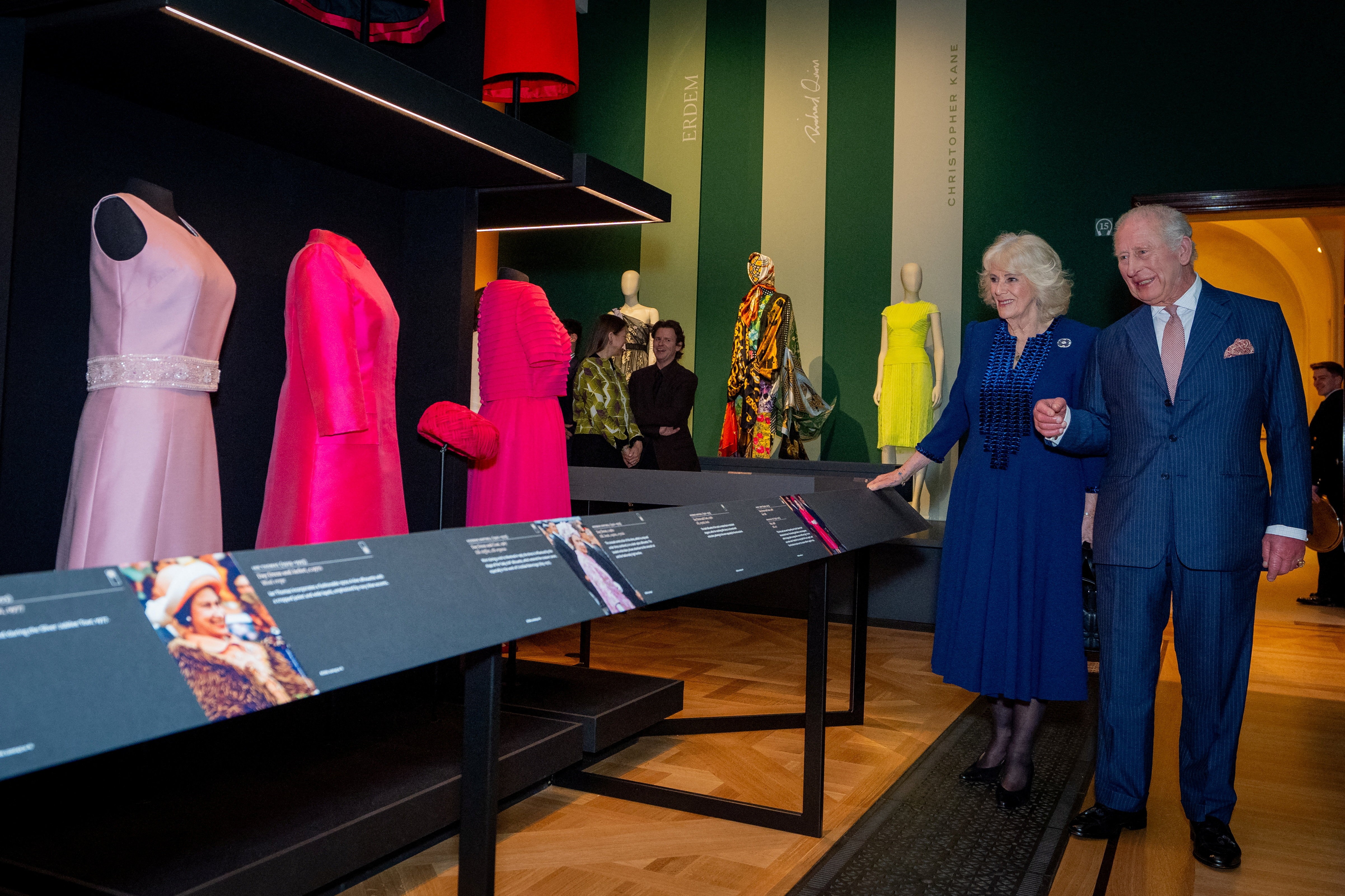 Realeza britânica celebra o que seria o 100º aniversário de Elizabeth II