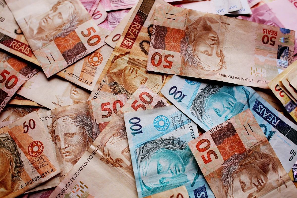 Governo federal diz que continuará adotando medidas para aumentar arrecadação e cumprir metas fiscais