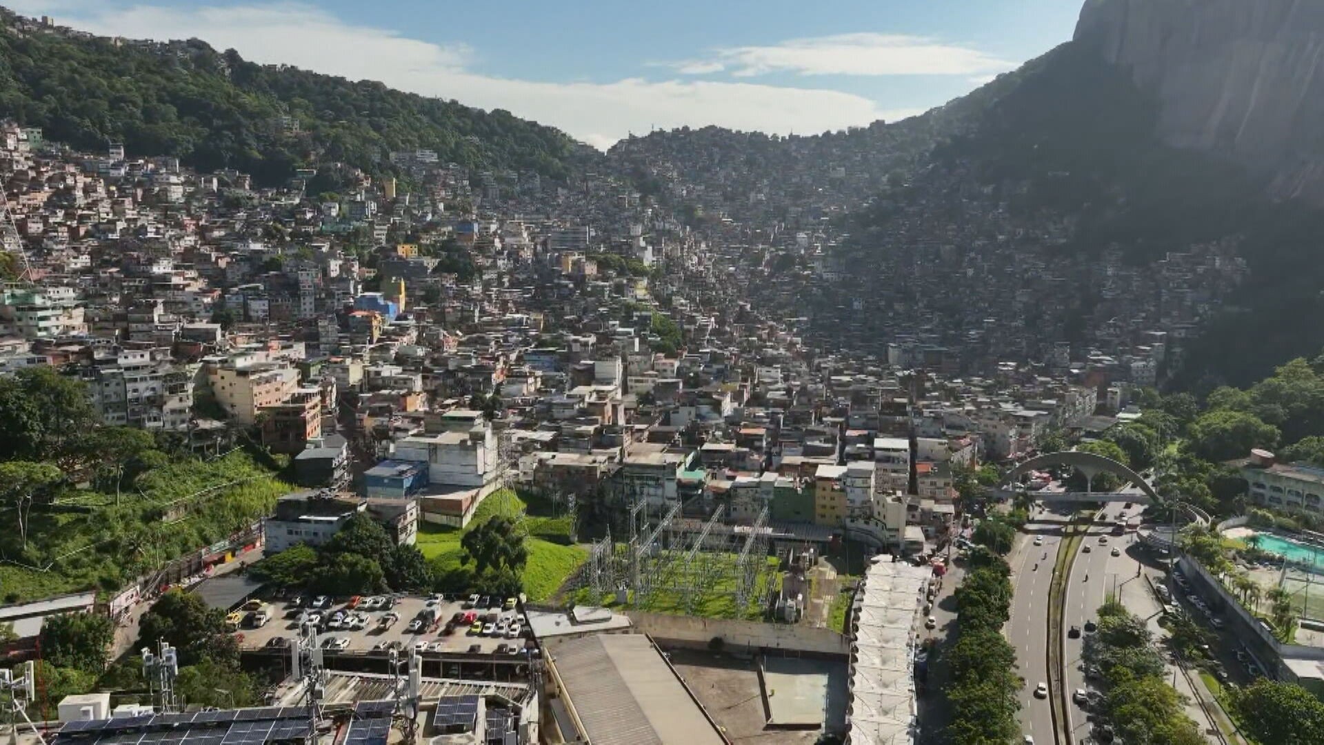 O que é a 'pobreza de refrigeração', que torna o calor extremo mais perigoso para milhões de pessoas