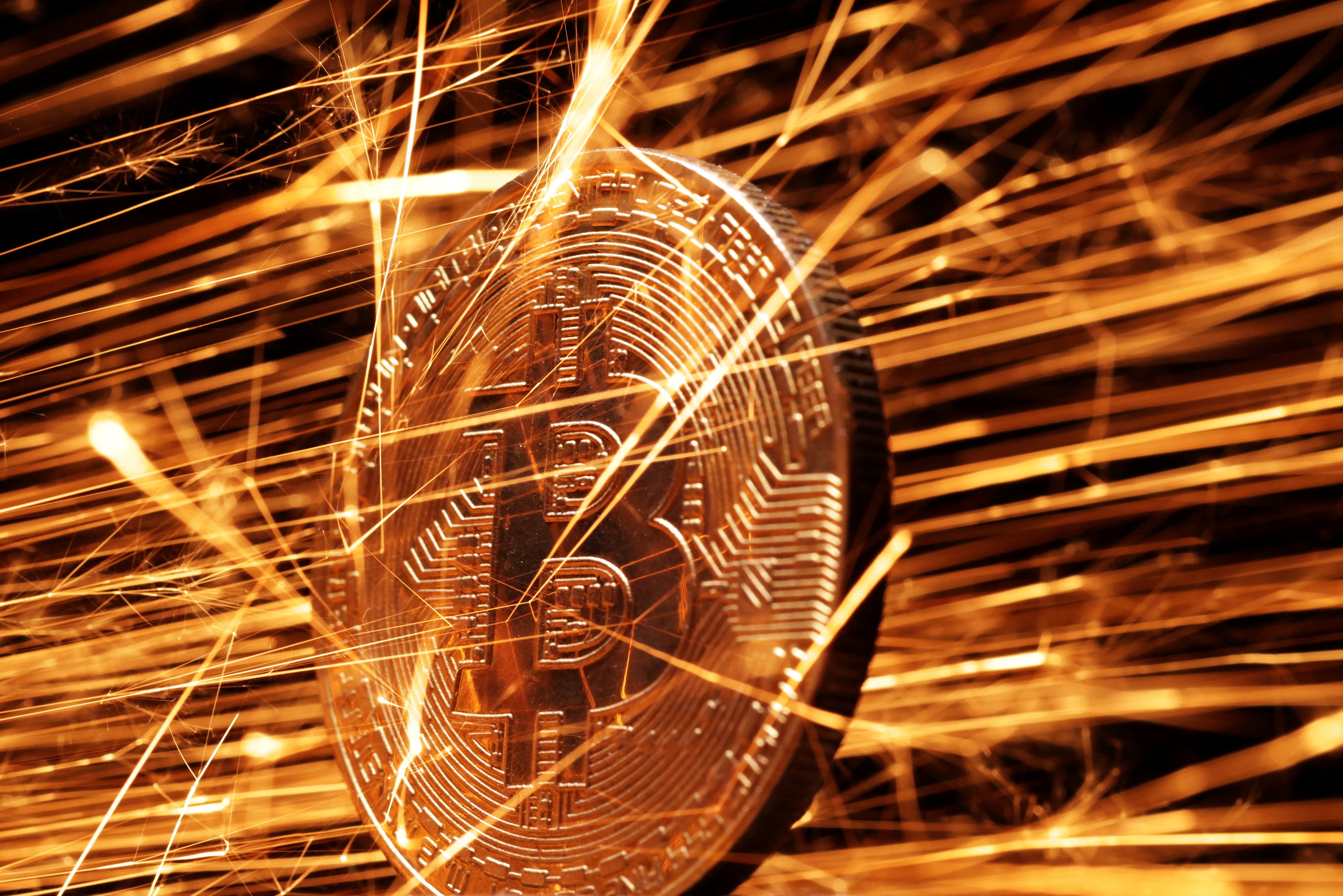 Bitcoin cai abaixo de US$ 60 mil, a primeira vez desde outubro de 2024
