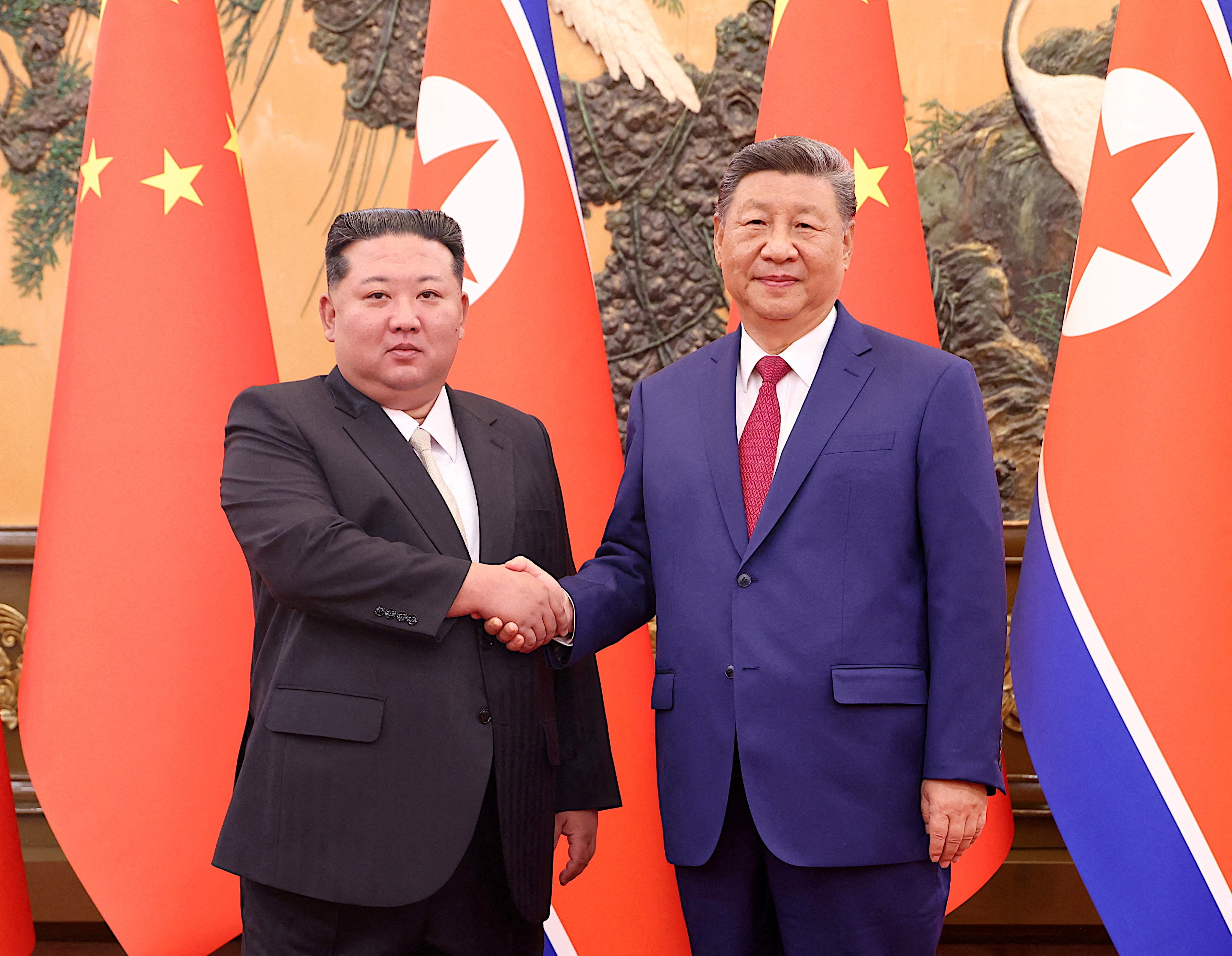 'China está pronta para trabalhar com a Coreia do Norte', diz Xi Jinping em visita a Kim Jong-Un