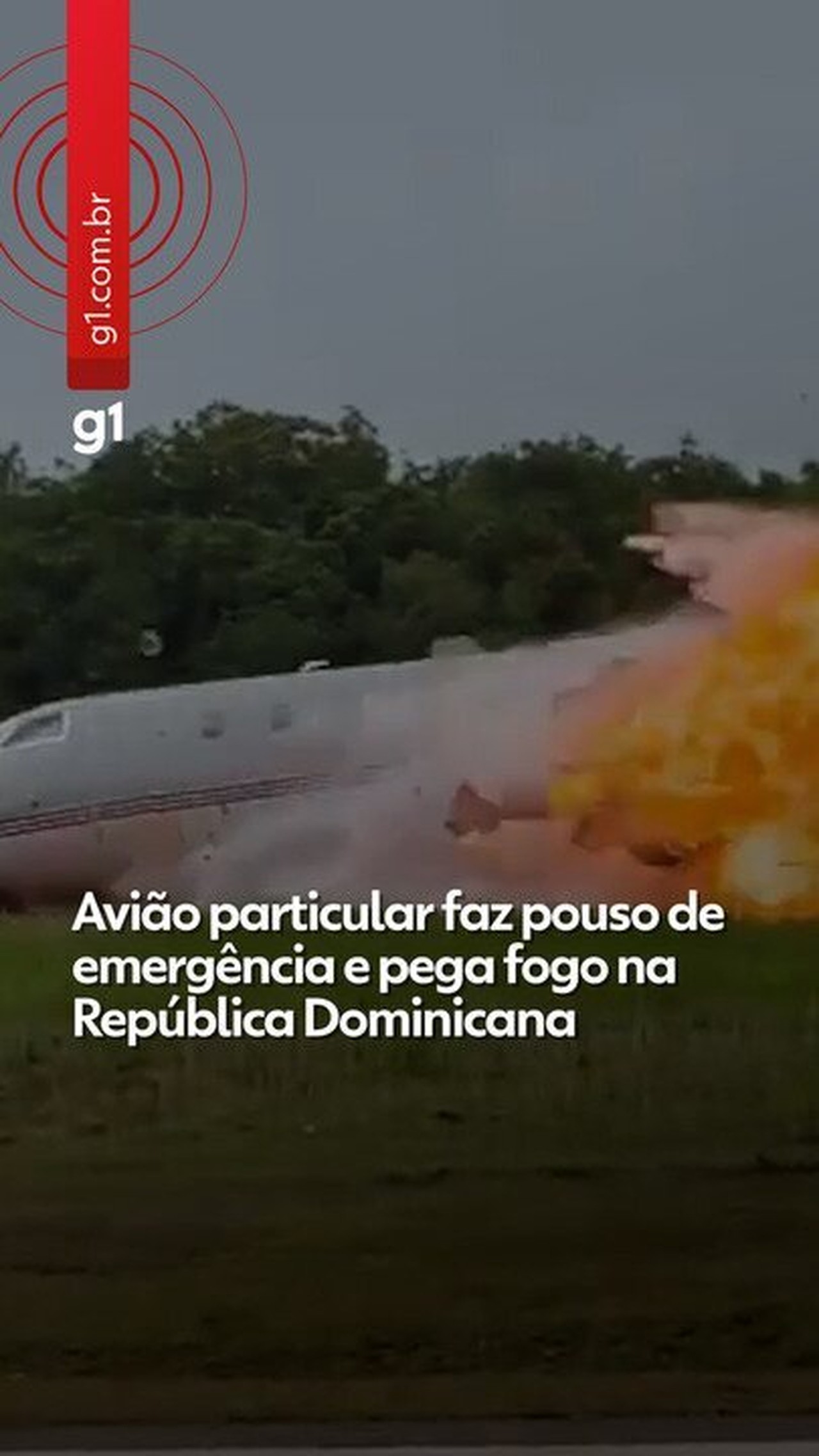 Avião particular explode após cair em aeroporto na República Dominicana; ao menos duas pessoas morreram