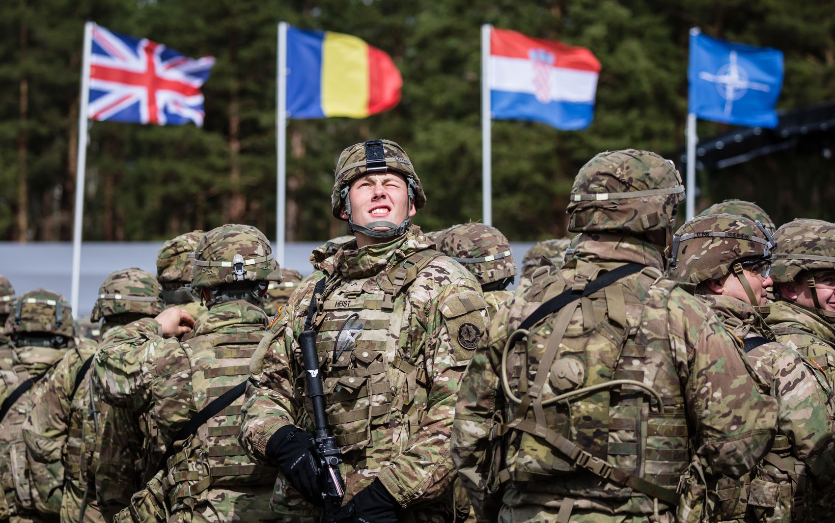 EUA planejam corte drástico em caças e navios de guerra para operações da Otan na Europa, diz jornal