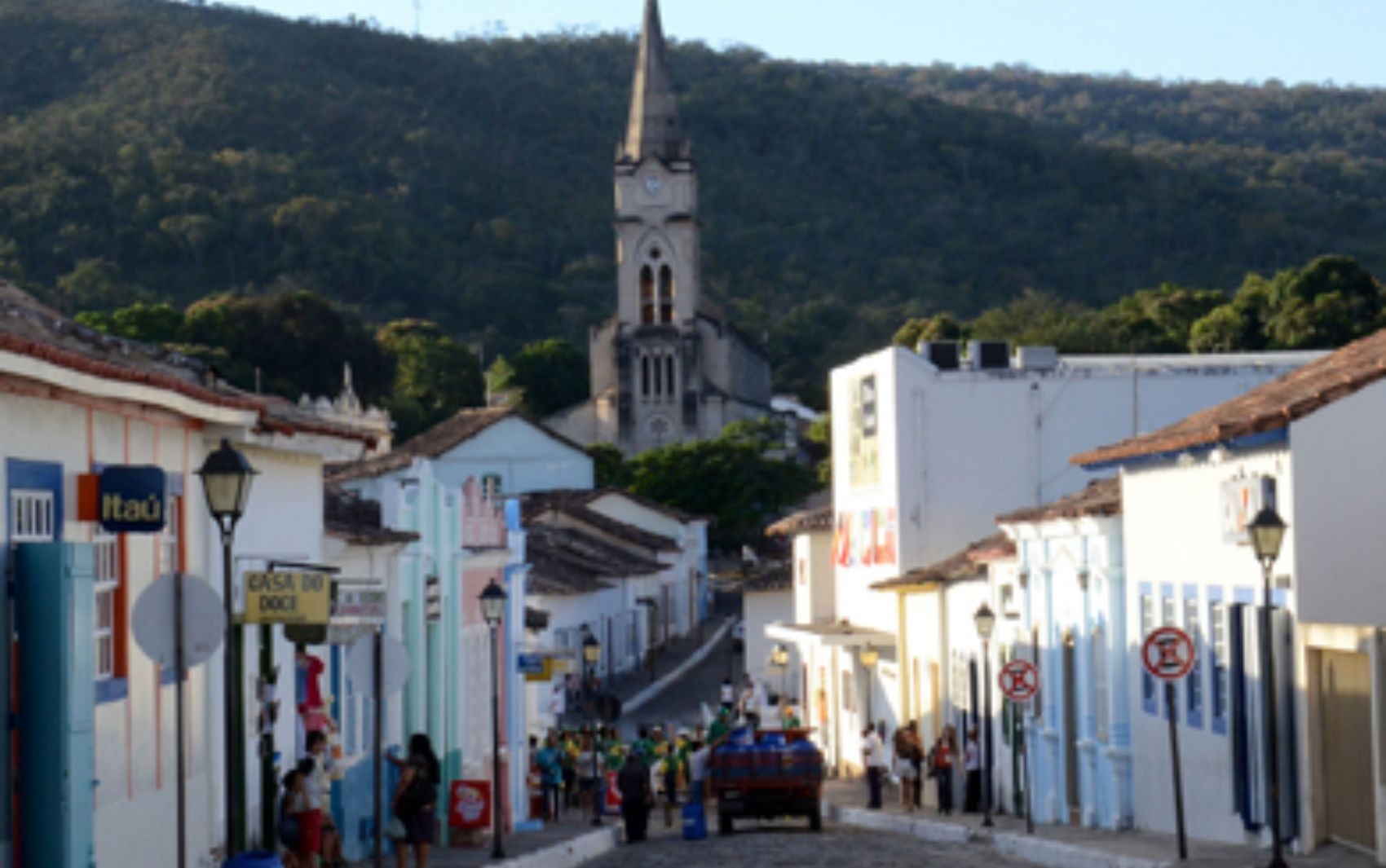 Prefeitura de Buriti Alegre abre concurso com salários de até R$ 4,6 mil