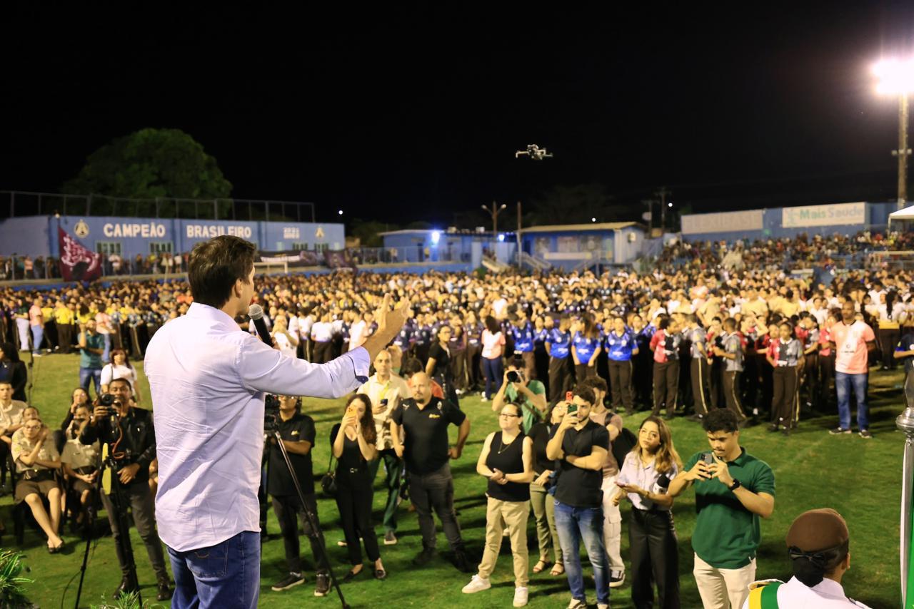 Daniel Vilela destaca importância do esporte na formação dos jovens na abertura de jogos internos de colégios militares