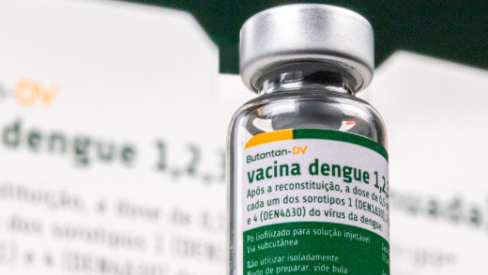 É #FAKE que vacina da dengue foi aplicada como 'experimento' e usou população como 'cobaia'